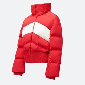 Perfect Moment Ski Jacket Size Medium. Worn once!